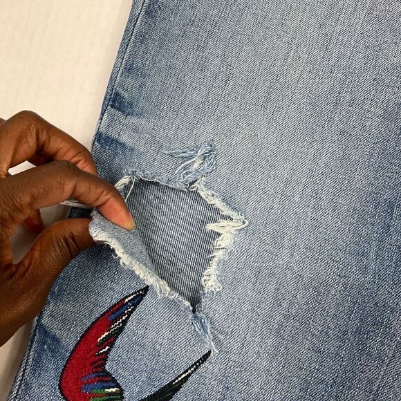 GAP Best Girlfriend Cropped Jeans Blue Embroidered Frayed Torn High Rise Size 28 - Picture 3 of 12